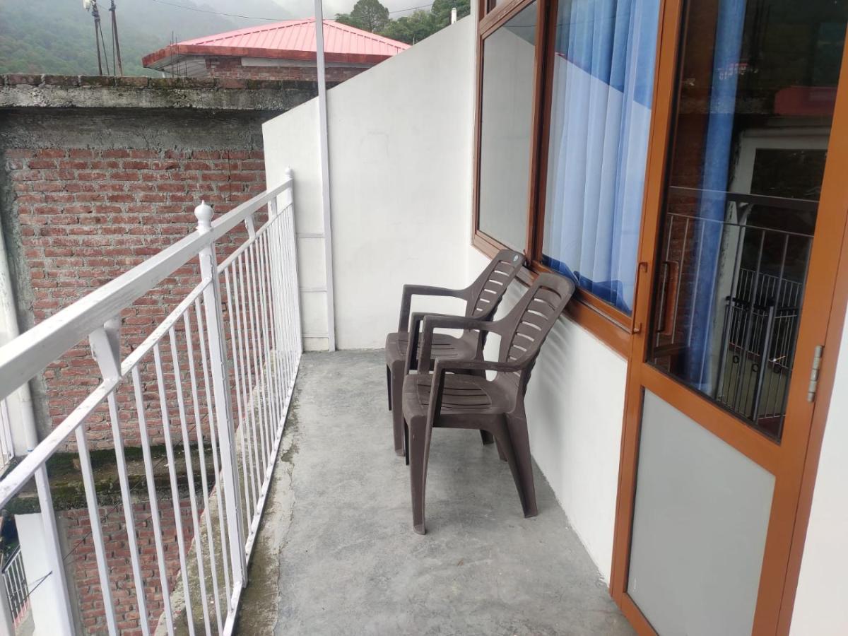 Hotel Amandeep Dharamshala Exteriör bild